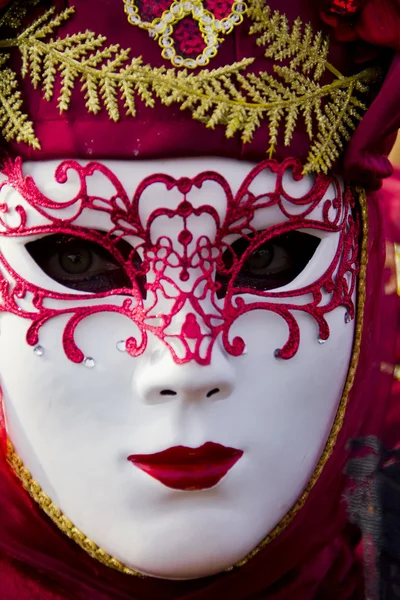 Venedik karnaval maskesi