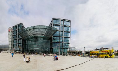 Berlin Merkez İstasyonu