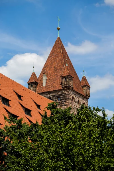 Luginsland toren op het kasteel van Neurenberg in Duitsland — Stockfoto