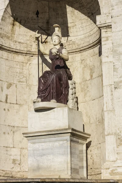 Estátua de Minerva em Roma, Itália — Fotografia de Stock