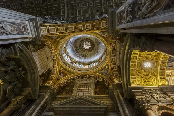 梵蒂冈圣彼得大教堂 — 图库照片