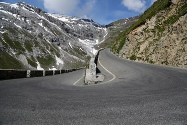 Yılan gibi yol