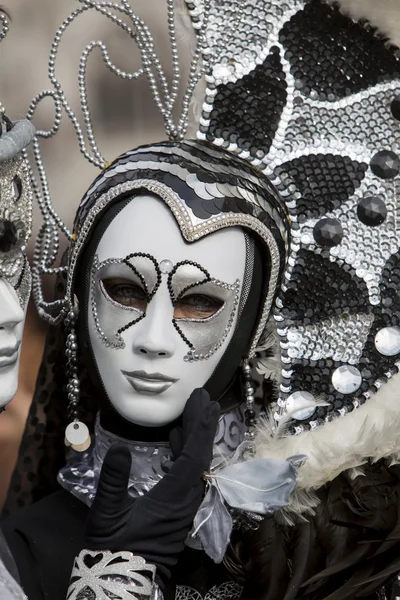 Máscara tradicional de carnaval veneziano — Fotografia de Stock