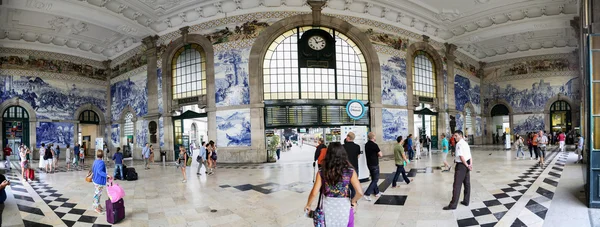 Sao Bento Estación de tren en Porto, Portugal —  Fotos de Stock