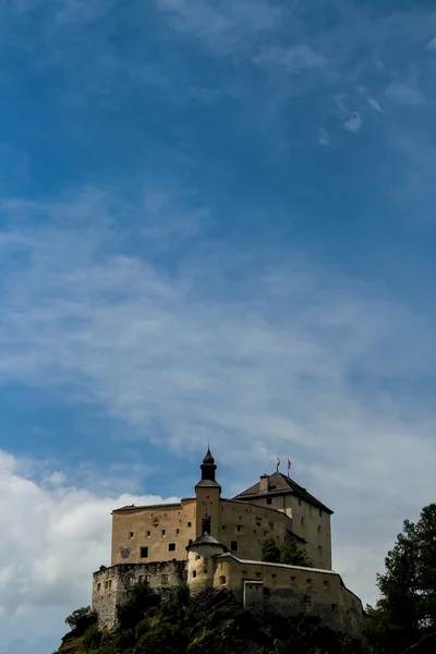 在瑞士的城堡 tarasp — 图库照片