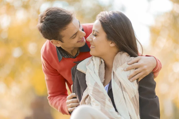 Young couple — Stock Photo, Image