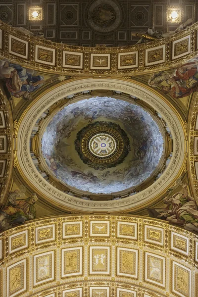 Saint Peter Cathedral in Vatican — Stock Photo, Image