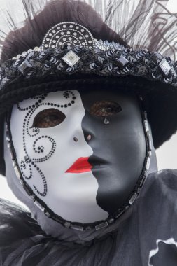Venedik karnaval maskesi