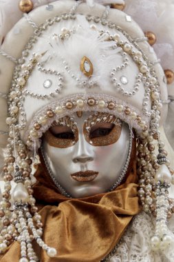 Venedik karnaval maskesi