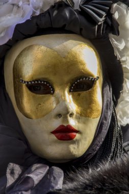Venedik karnaval maskesi