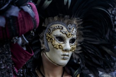 geleneksel Venedik karnaval maskesi
