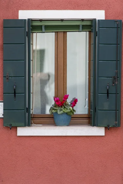 Окно из Бурано — стоковое фото