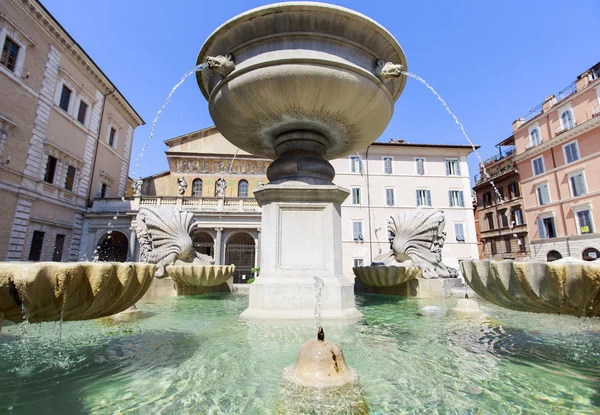 Plaza de Santa Maria en la plaza Trastevere —  Fotos de Stock