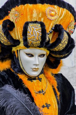 Venedik karnaval maskesi