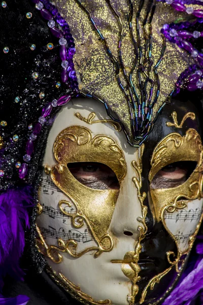 Máscara tradicional de carnaval veneziano — Fotografia de Stock