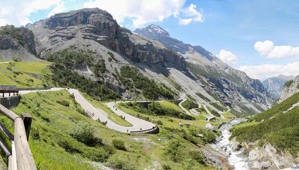 Strada di montagna — Foto Stock