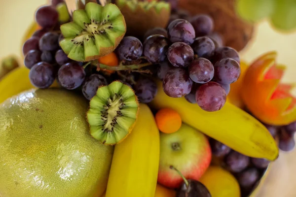 Frische Früchte — Stockfoto