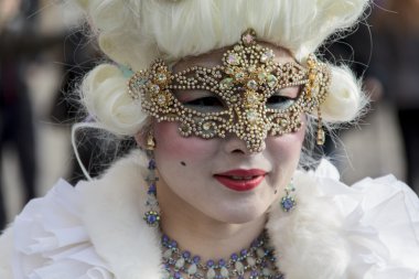 Venedik karnaval maskesi