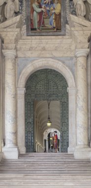 Vatikan'da İsviçre muhafızı