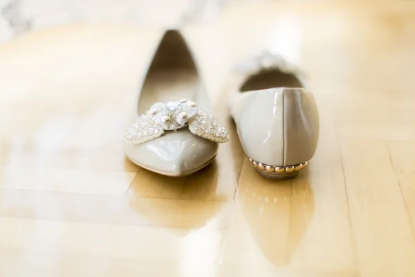 Vrouwelijke schoenen — Stockfoto