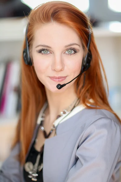 Unga call-operator — Stockfoto