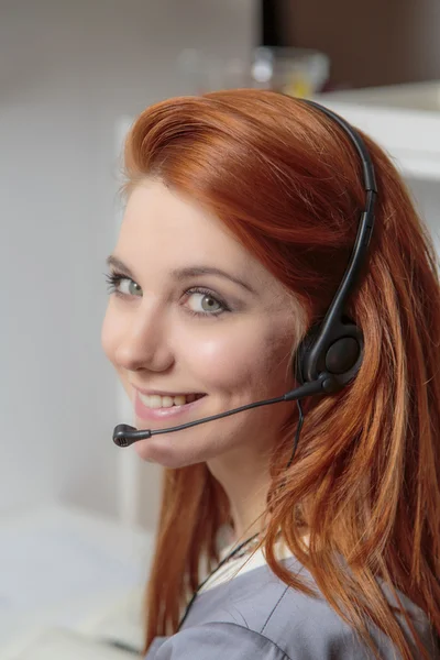 Unga call-operator — Stockfoto