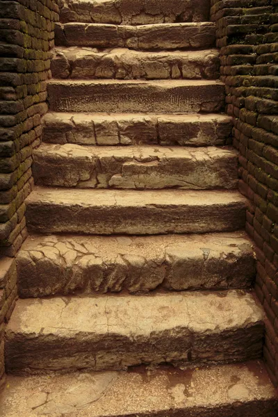 Antik taş merdivenle — Stok fotoğraf