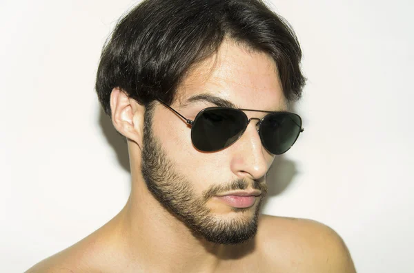 Young man with sunglasses — Stock Photo, Image