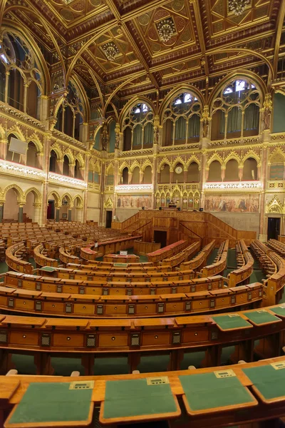 Edificio del Parlamento húngaro en Budapest — Foto de Stock