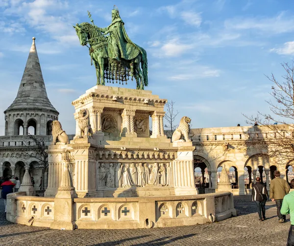 Staty av Stefan i av Ungern i budapest — Stockfoto