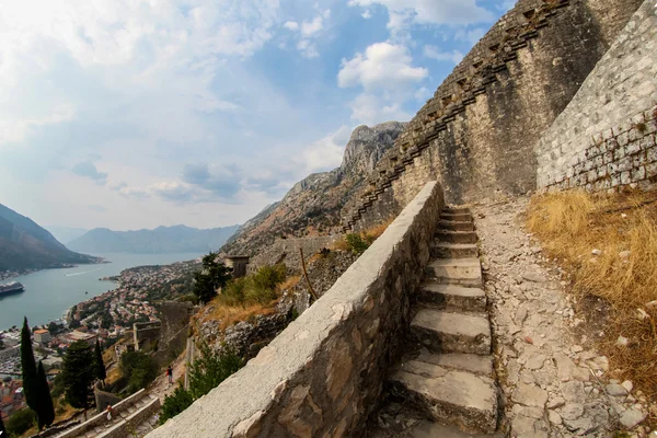 コトル、montengro の聖ヨハネの要塞 — ストック写真