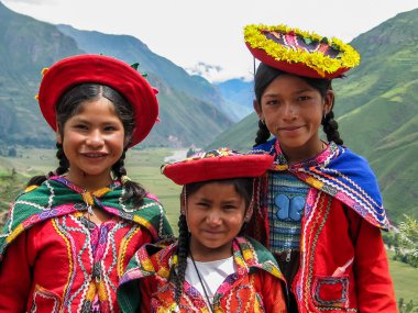 Çocuklar, mirador taray pisac Peru yakınlarında