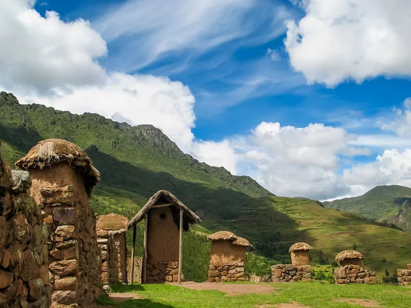 Byn vid Heliga dal i peru — Stockfoto