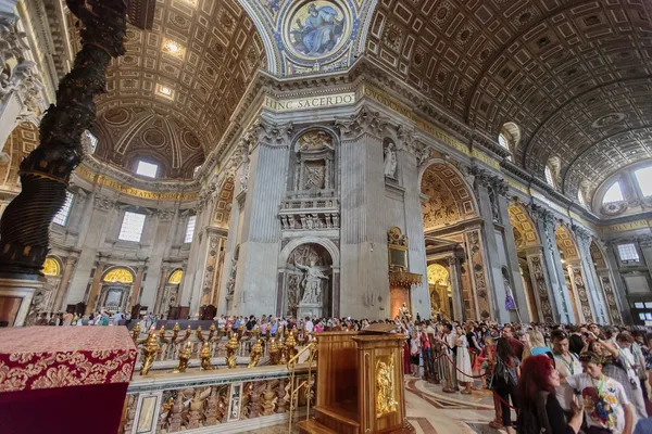 Catedral de San Pedro en el Vaticano — Foto de Stock