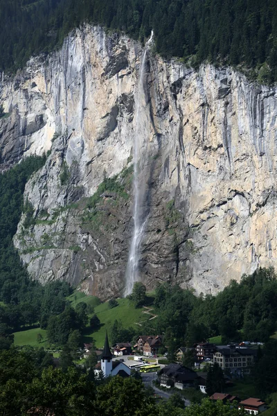 Lauterbrunnen ve Švýcarsku — Stock fotografie