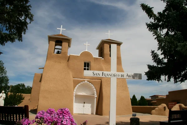 Церковь Сан-Франциско де Асис в Нью-Мексико — стоковое фото