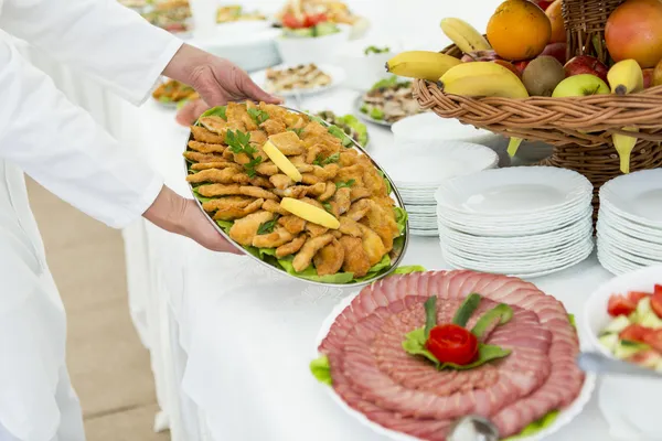 Essen auf dem Tisch — Stockfoto