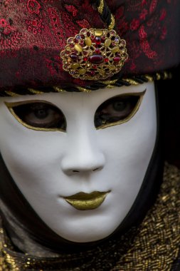 Venedik karnaval maskesi