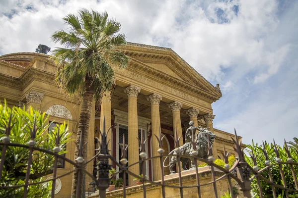 Teatro Massimo w Palermo, Sycylia — Zdjęcie stockowe