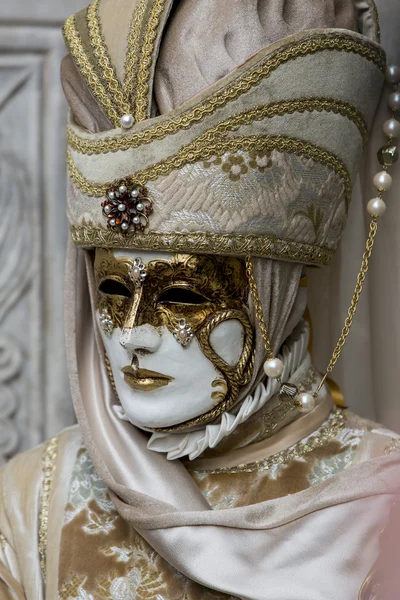 Máscara tradicional de carnaval veneziano — Fotografia de Stock