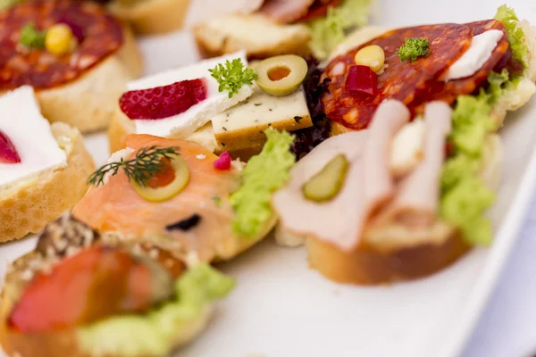 Essen auf dem Tisch — Stockfoto