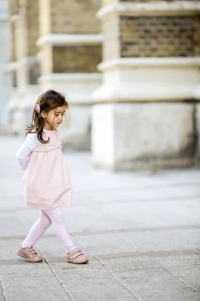 Little girl on the street — Stock Photo, Image