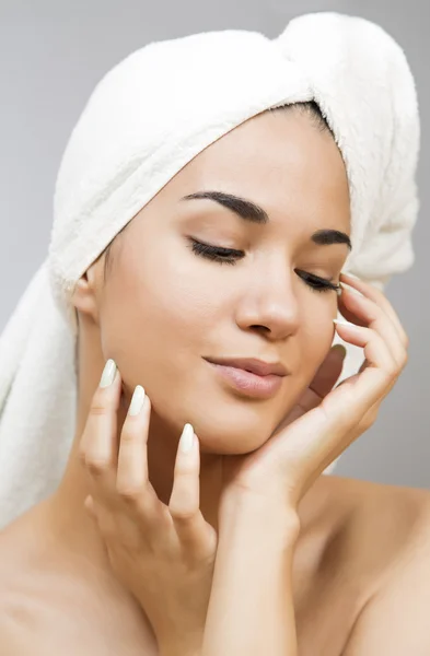 Pretty young woman in the spa — Stock Photo, Image