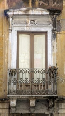 eski Sicilyalı penceresi
