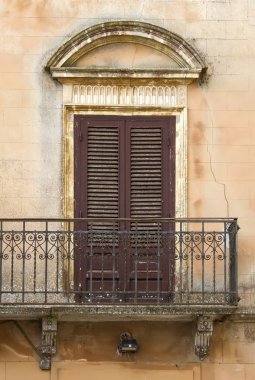 eski siclian pencere