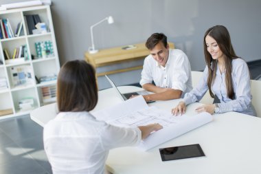 Ofiste çalışanlar.