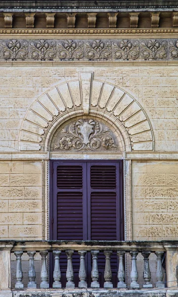 Old siclian window — Stock Photo, Image