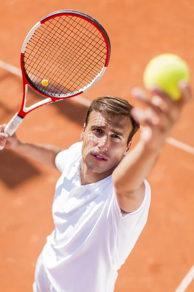 Mann spielt Tennis — Stockfoto