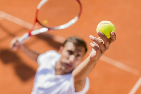 Muž hraje tenis — Stock fotografie