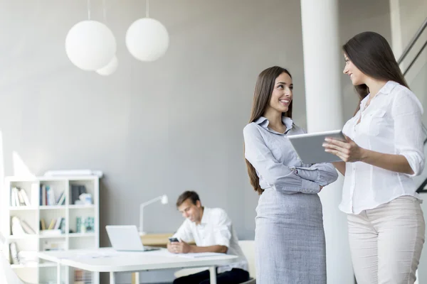 Young people in the office — Stock Photo, Image